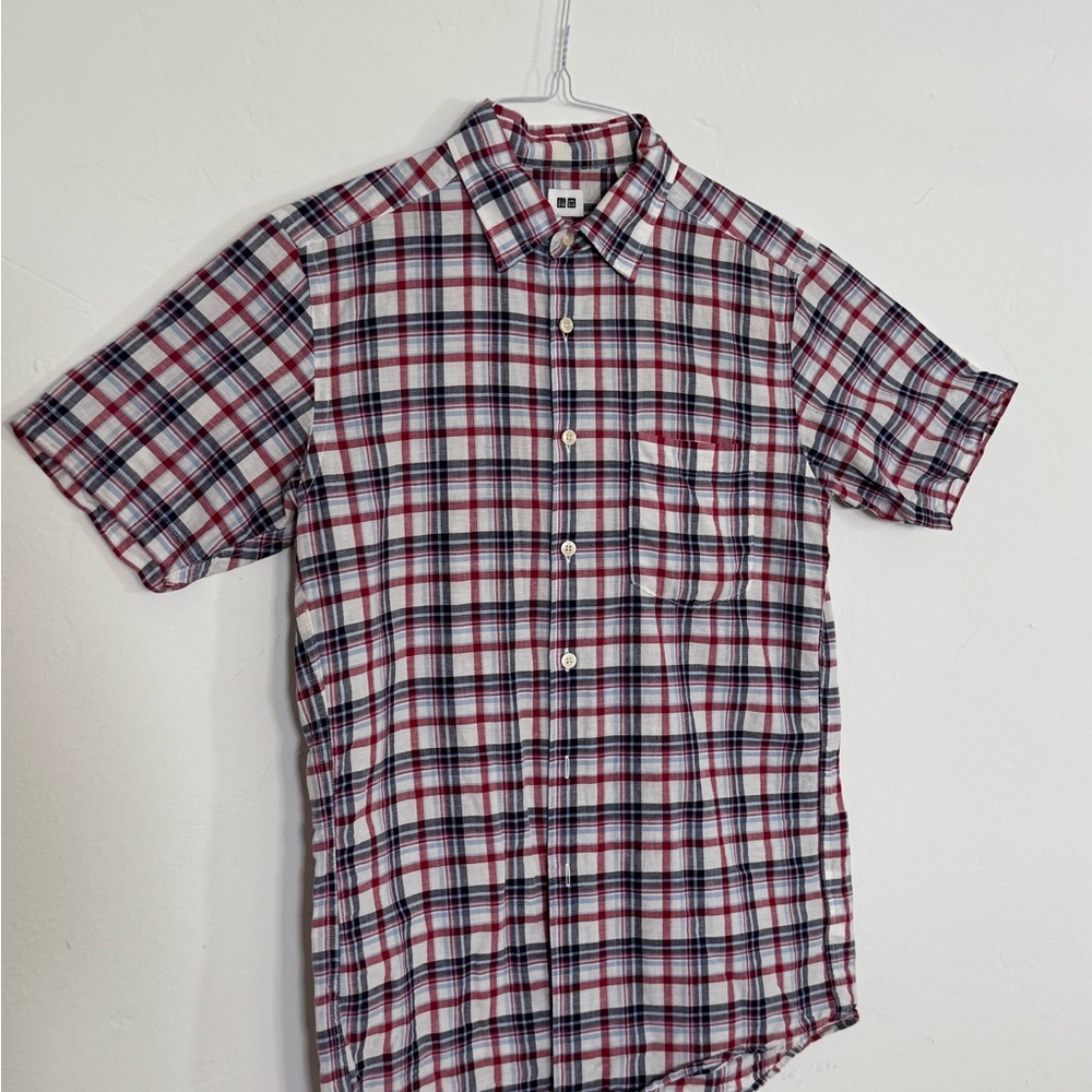 Uniqlo Men's Short-Sleeve Plaid Button-Down Shirt - White & Red